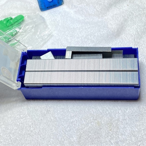 Swingline Stapler, Staples and Scissors bundle - Picture 4 of 6